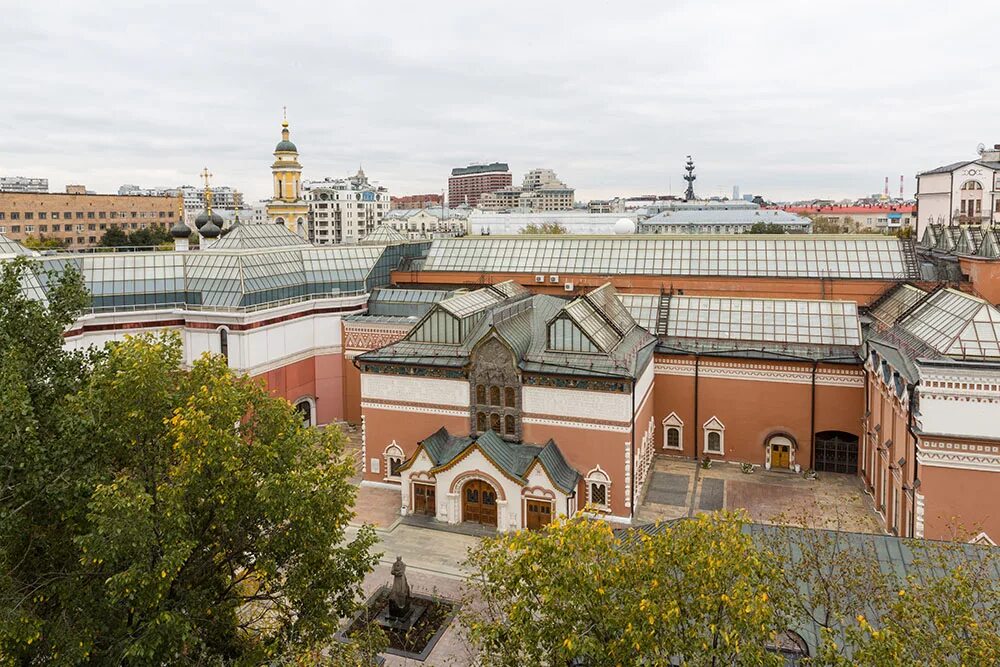 Здание музея третьяковская галерея москва. Третьяковка в лаврушинском переулке. Третьяковская галерея в москве снаружи. Щусевский корпус третьяковской галереи. Высота третьяковской галереи.