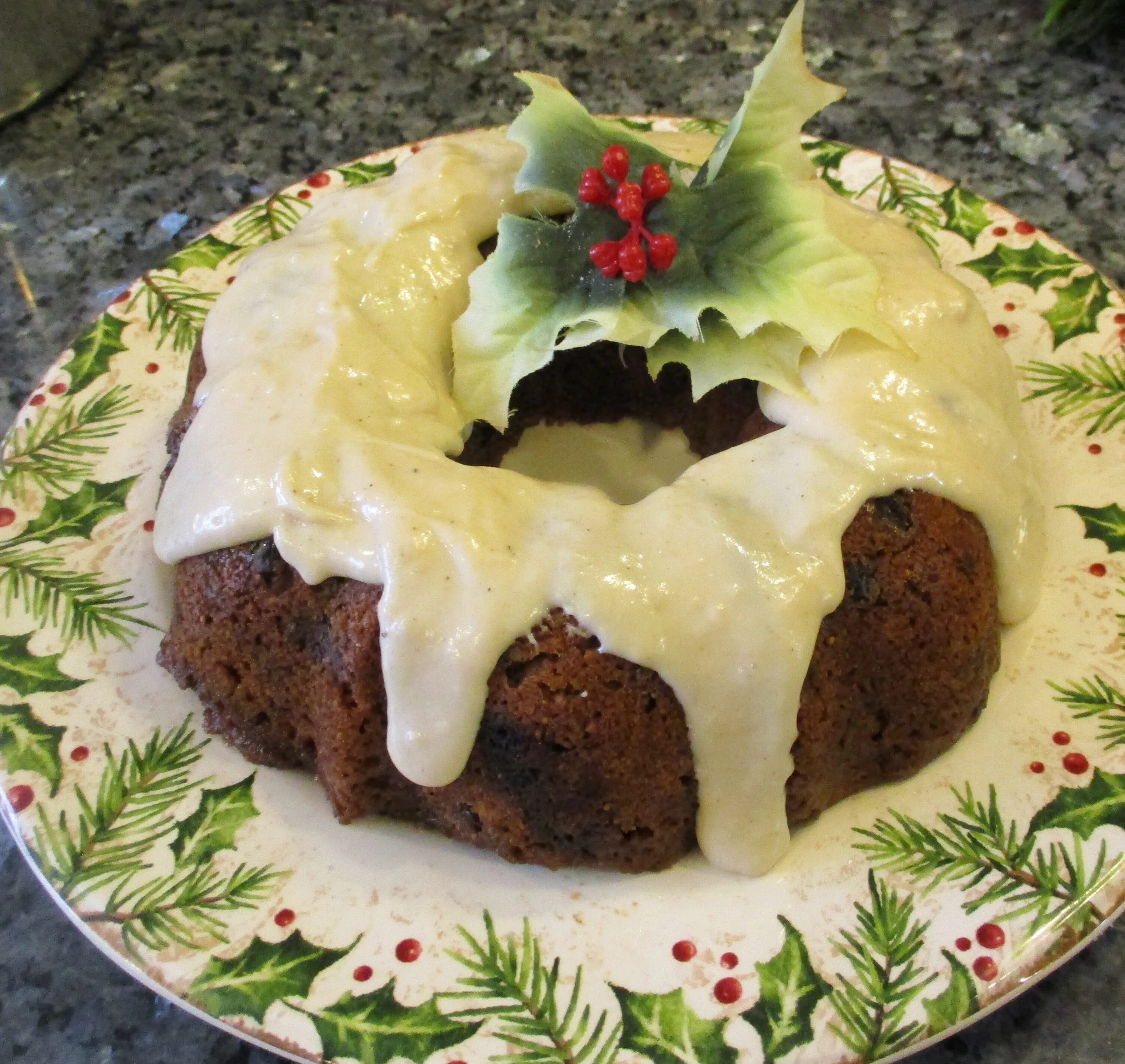 Для приготовления пудинга вере. Figgy Pudding. Фиговый пудинг Figgy Pudding. Пудинг в разрезе. Украшение для пудинга.