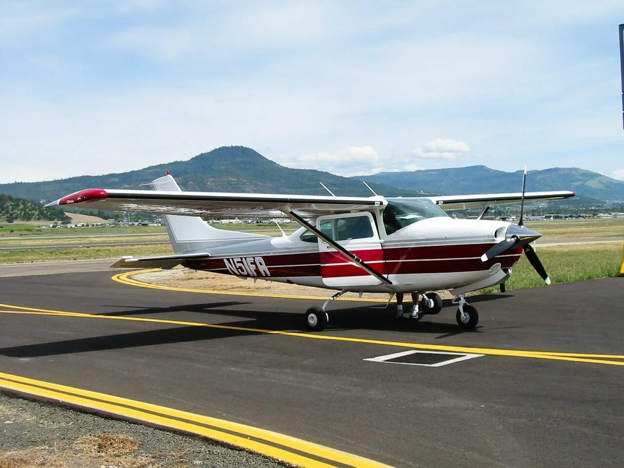 Самолет Cessna 182. Легкомоторный самолет Цессна 182. Цесна 182 т. Частный легкомоторный самолет Cessna 182,.