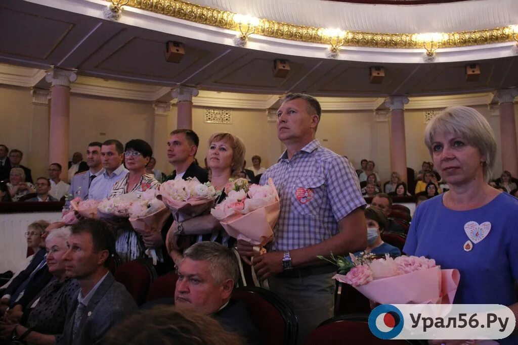 Медицинский Олимп Оренбуржья. Вручение наград. Награждение фото. Награждение победителей конкурса здравоохранения.