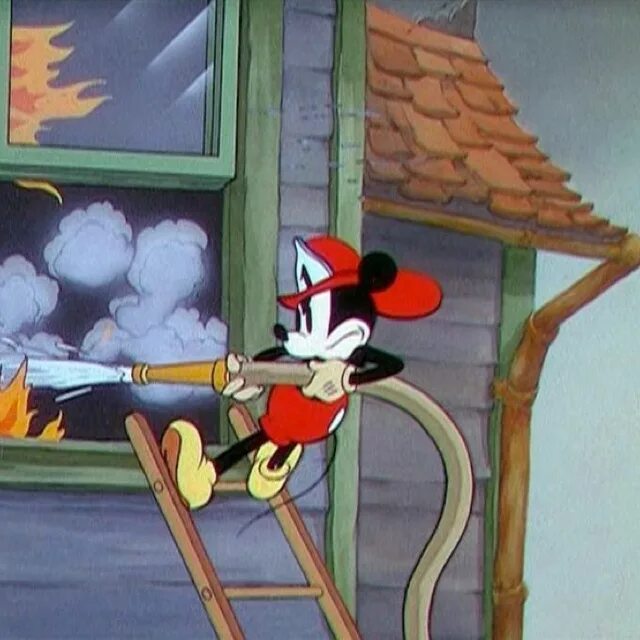 Маус полицейский. Mickey's Fire Brigade 1935. Пожарный из мультика. Пожарный из Диснеевских мультфильмов.