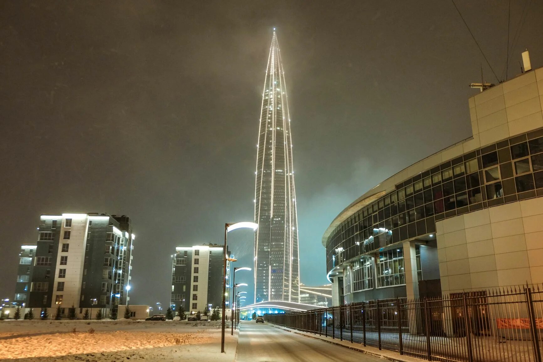 Мфк лахта центр. Лахта-центр в санкт-петербурге. Башни газпрома в санкт-петербурге проект новой. Лахта центр 2 башня. Лахта центр с воды.