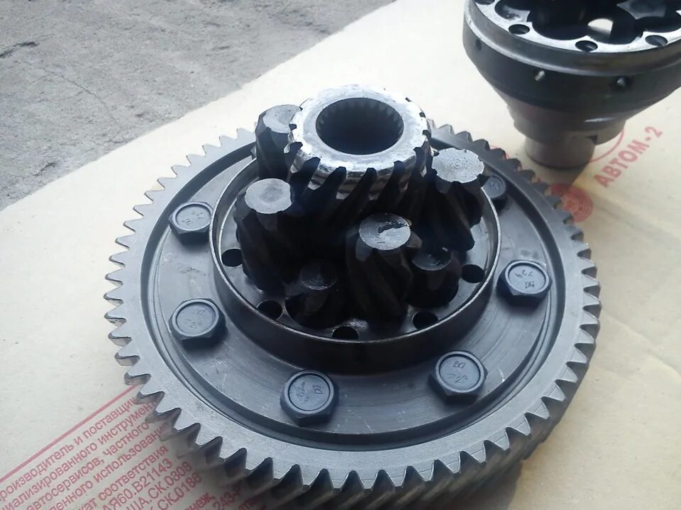 Самоблокирующийся дифференциал на ваз 2109. Дифференциал 2114. Дифференциал 2109. Ремонт самоблокирующегося дифференциала ваз 2114. Дифференциал коробка ваз 2114.