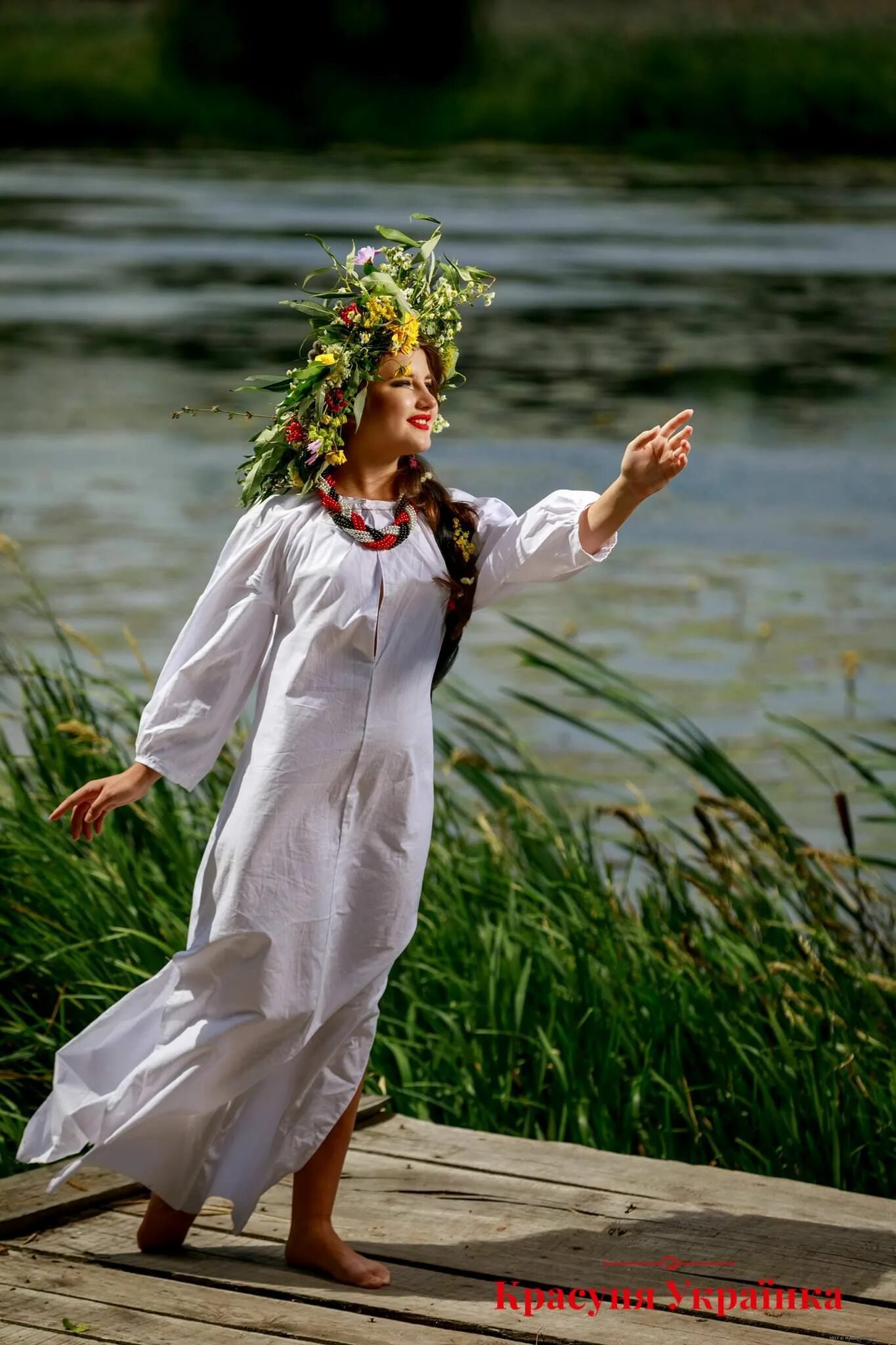 Славянские девушки. Платье в стиле ивана купала. Платье на купалу. Платье в стиле ивана купала. Славянский костюм.