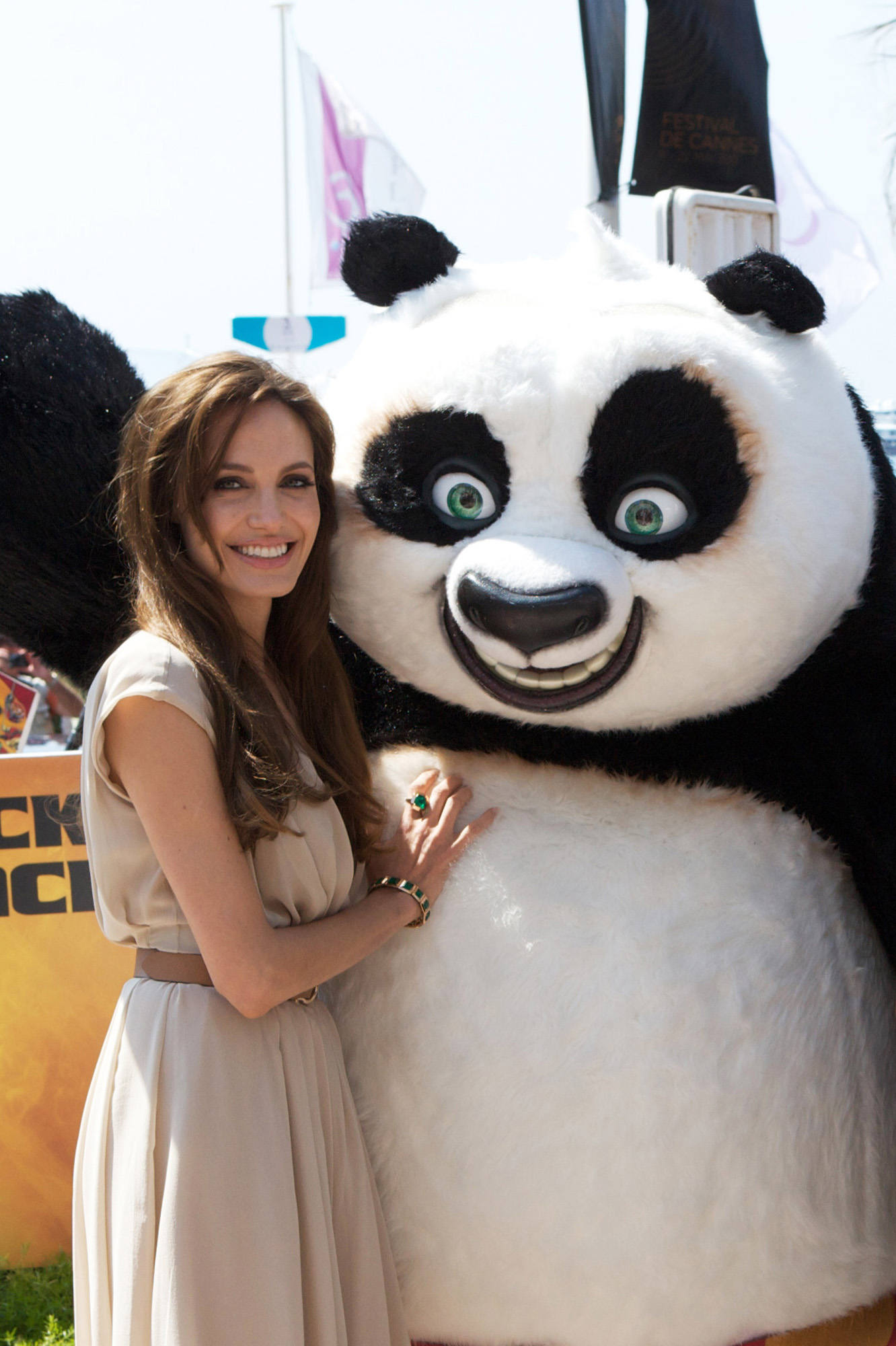 Кто озвучивал панда 3. Кунг фу Панда Джоли. Angelina Jolie Kung Fu Panda. Анджелина Джоли премьера кунг фу Панда. Кунг-фу Панда 2 / Kung Fu Panda 2 (2011),.