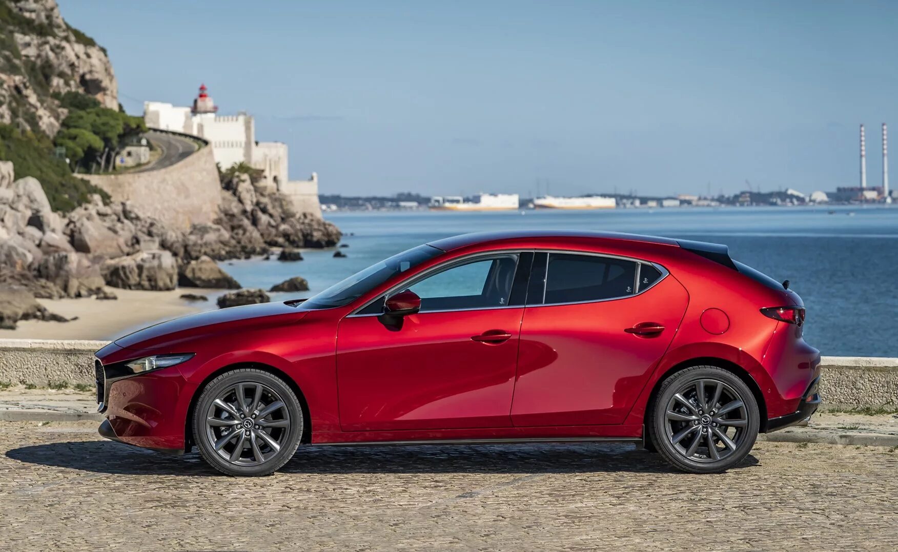 Mazda 3 кузова. Mazda 3 2019. Mazda 3 хэтчбек 2022. Мазда 3 красная седан 2020. Мазда 3 хэтчбек 2019.