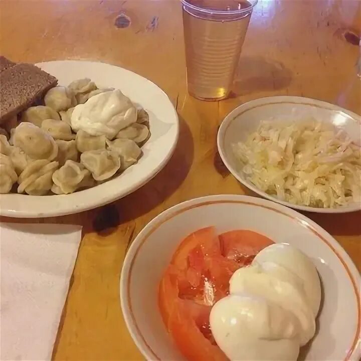 Пельменная кухня. Вареники в тарелке. Горбуфет пельменная москва. Пельменная малая дмитровка. Пельмени в ресторане.