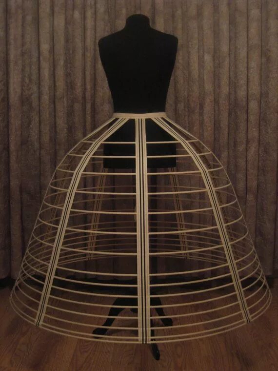Платье с кринолином. Каркас для платья. Железный кринолин. Каркас под юбку сканворд. Каркас для юбки.