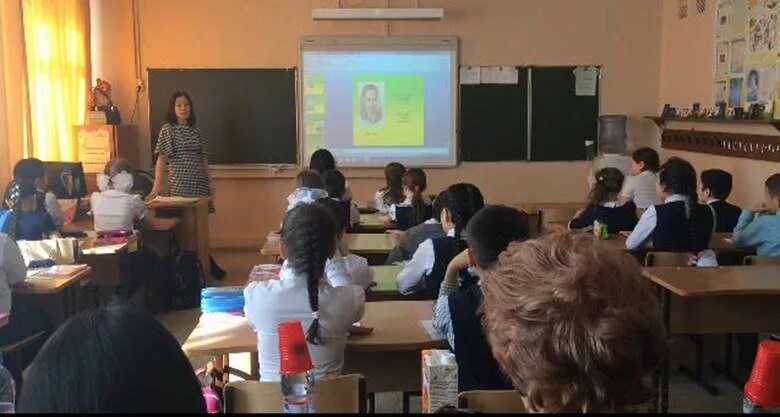 Директор 21 школы липецк. Сош 21 учителя. Сош 21 учителя. Моу сош 21 вологда. Школа 1 якутск мобу сош учителя.