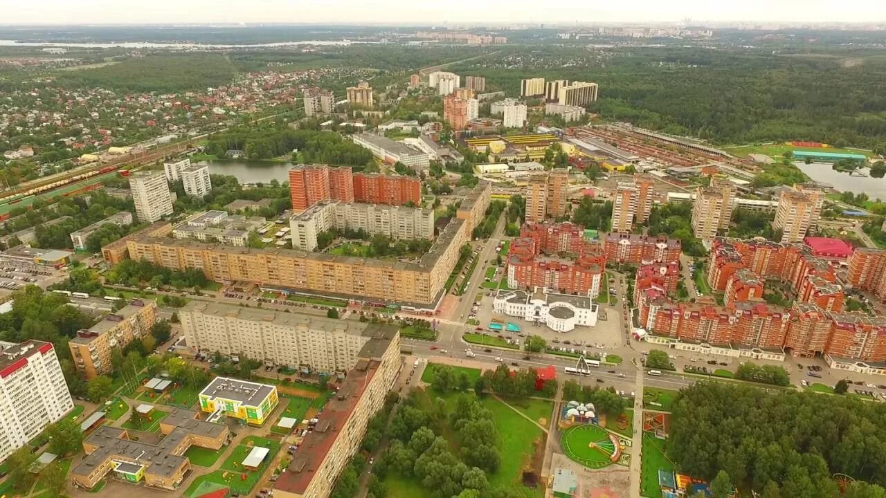 П новое московская область. Лобня Московская область. Лобня микрорайон Центральный. Лобня центр города. Лобня панорама.