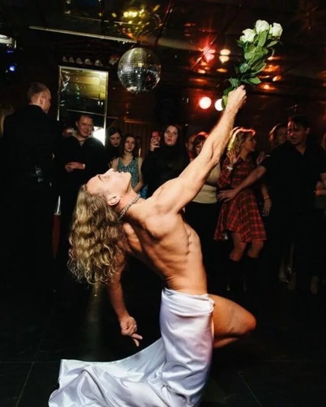 Тарзан шоу. Пьяные звезды на вечеринках. Тарзан на вечеринке видео. Тарзан шоу. Тарзан глушко шоу.