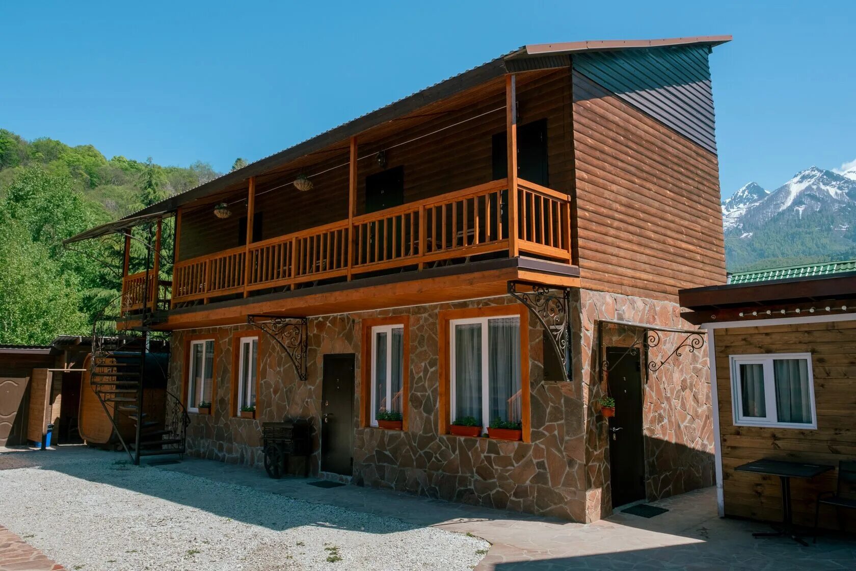 Ак бергамо красная поляна. Coco chalet красная поляна. Красная поляна самая высокая точка. Отель бергамо красная поляна. Княжий двор красная поляна.