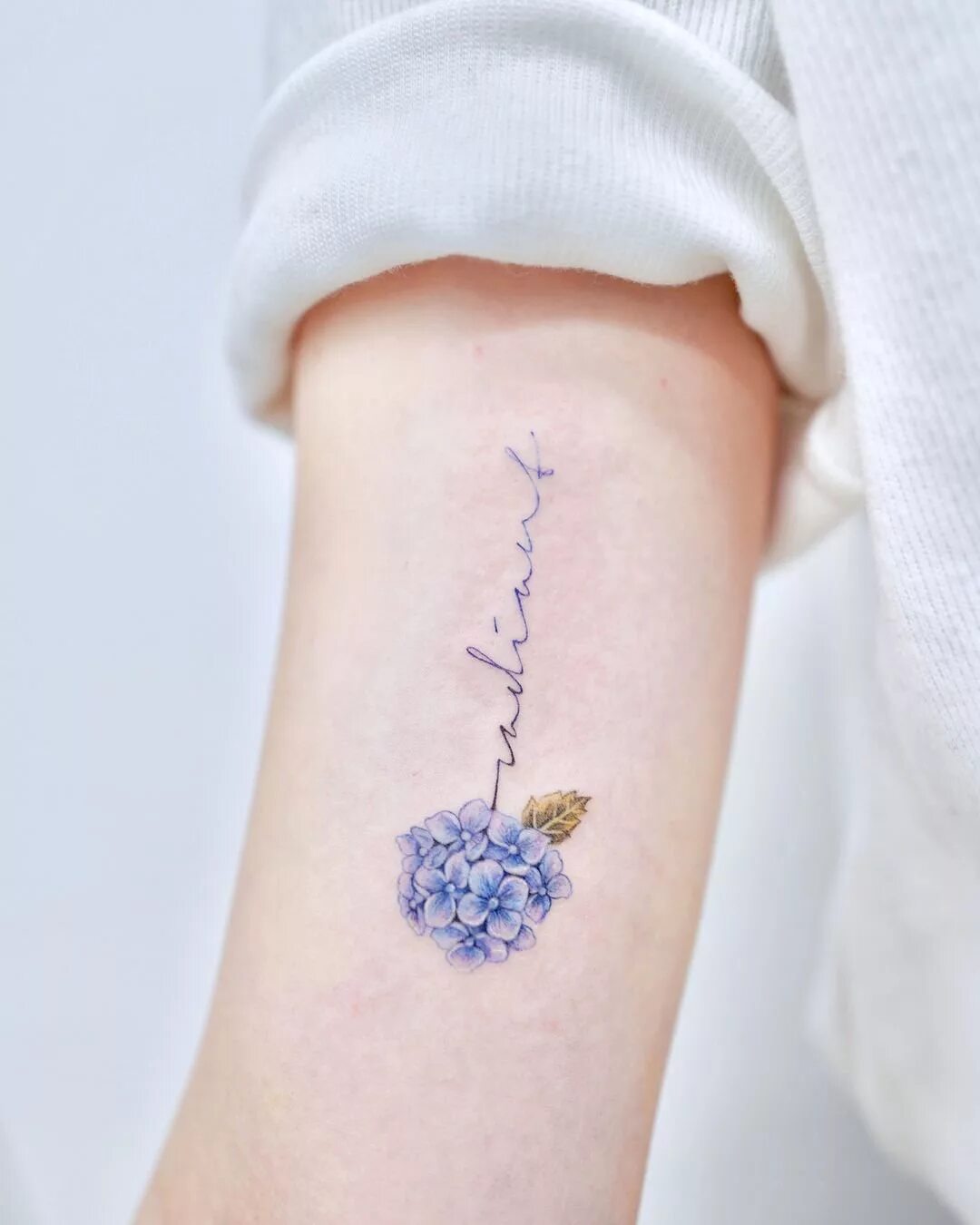 Маленькая тату со смыслом. Мини той. Мини тату со смыслом. Мини тату. Тату на запястье для девочек маленькие.