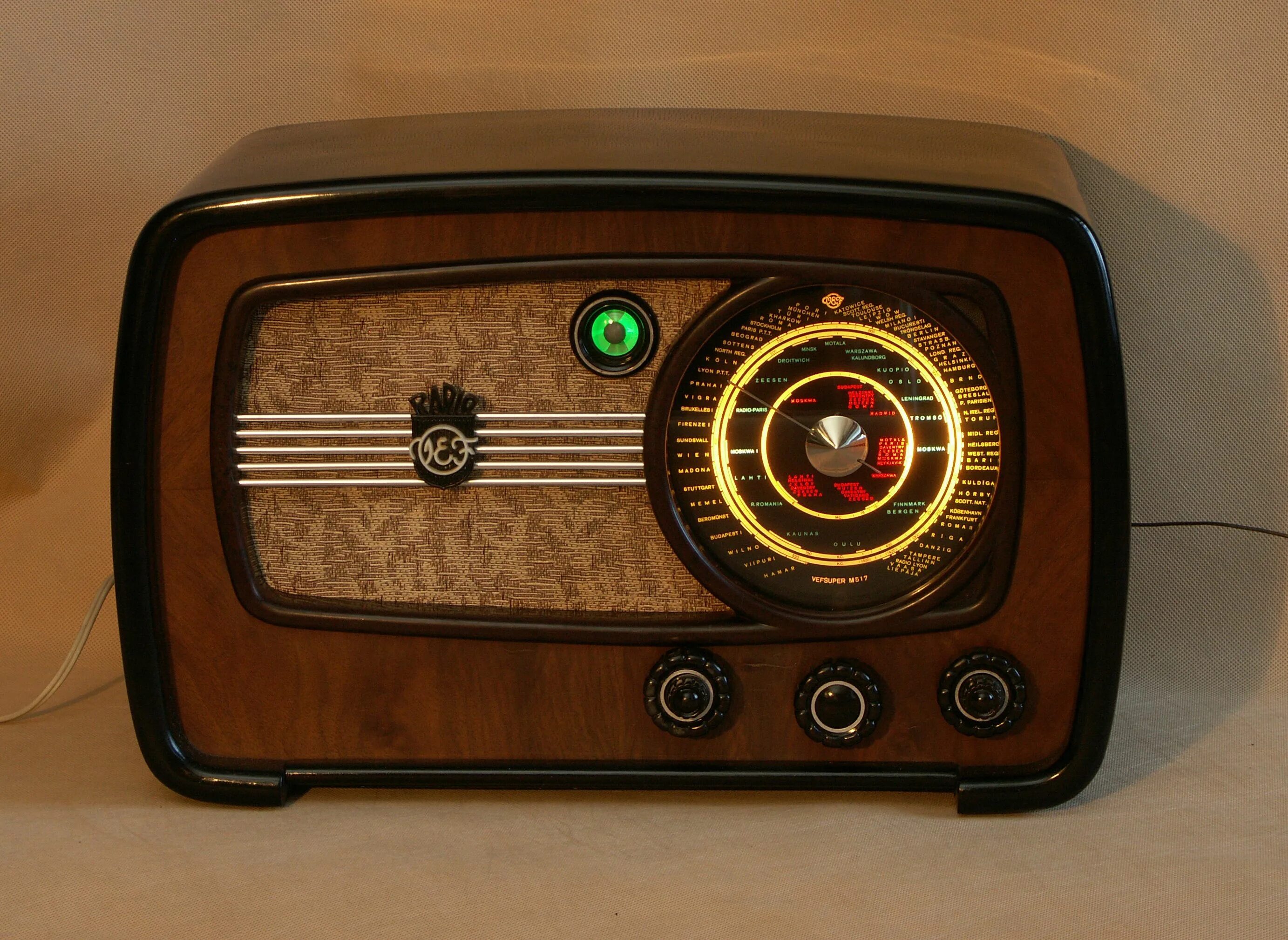 Vef радио ламповая радиола. Радиола vef ссср. Vef super m557. Радиоприемник вэф рапсодия. Vef radio.