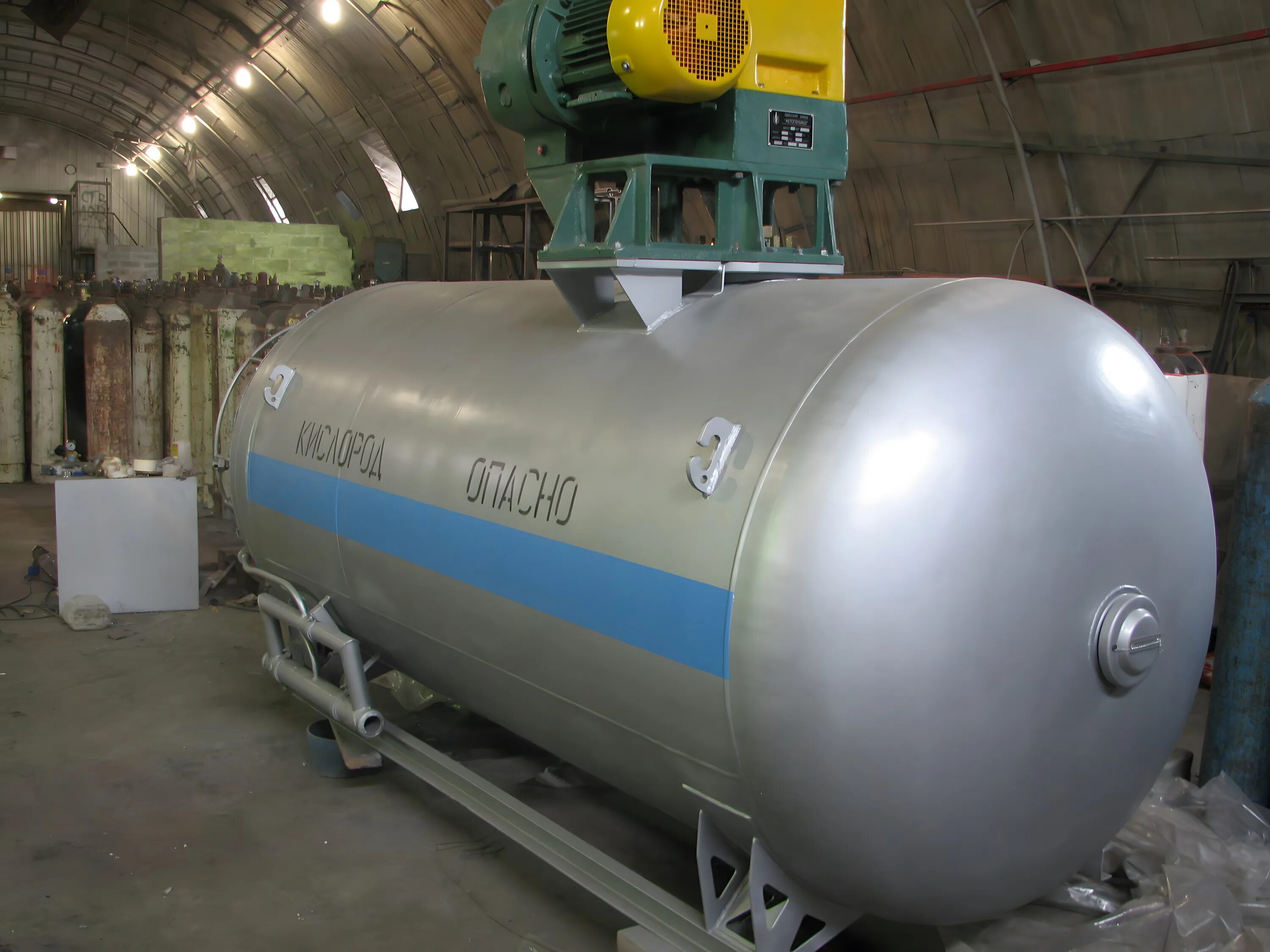 Зил цистерна азот. Полуприцеп для перевозки азота. Цистерна для газов (азот/аргон/кислород), 30 м3. Цистерны криогенные цтк. Цистерна цтк 8/0.