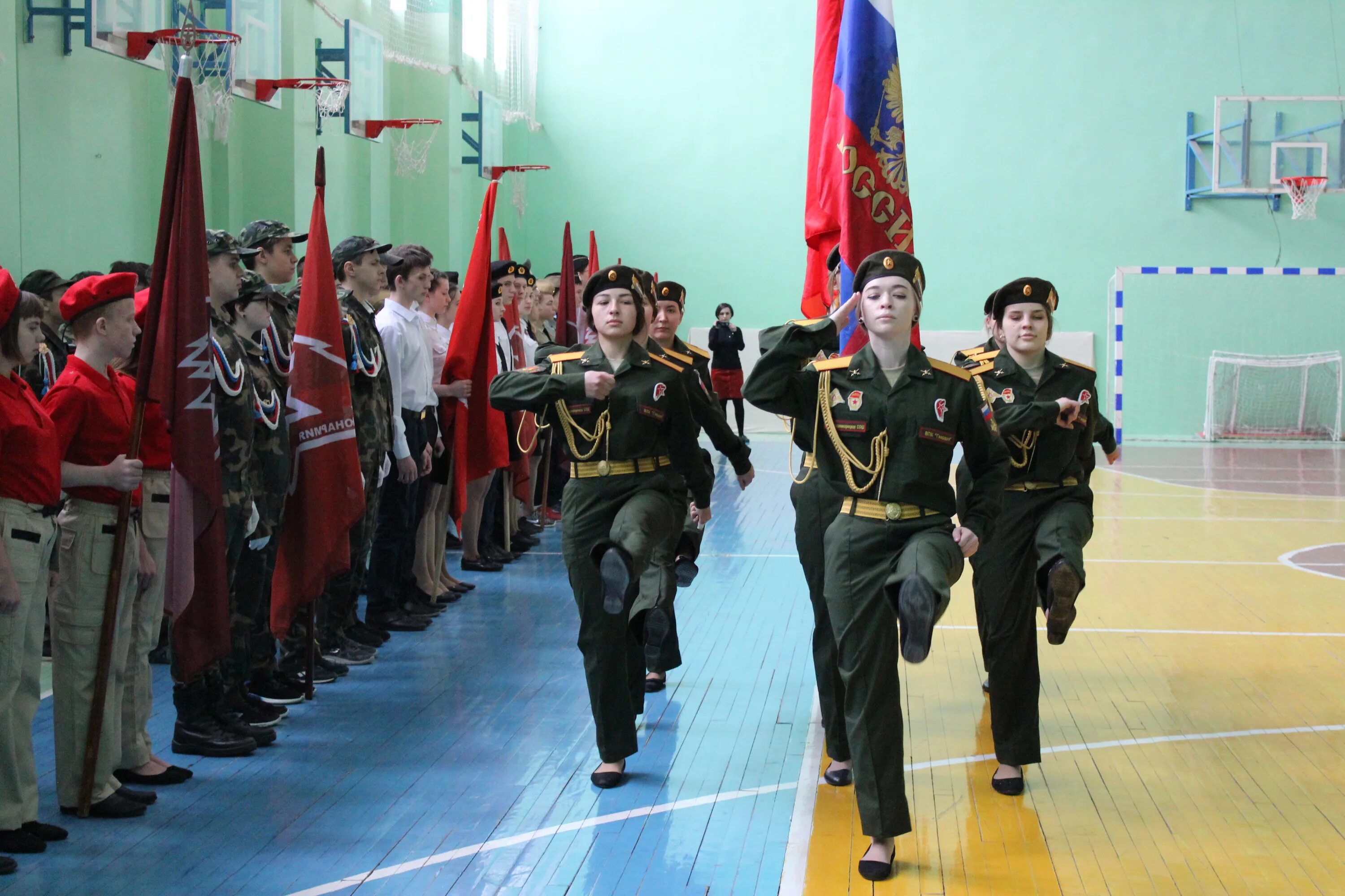 первомайск гимназия лнр. школа 30 нижний новгород нижегородского района. школа имени антоновой. шаблыкинская школа шурлпова. москва школа №49.