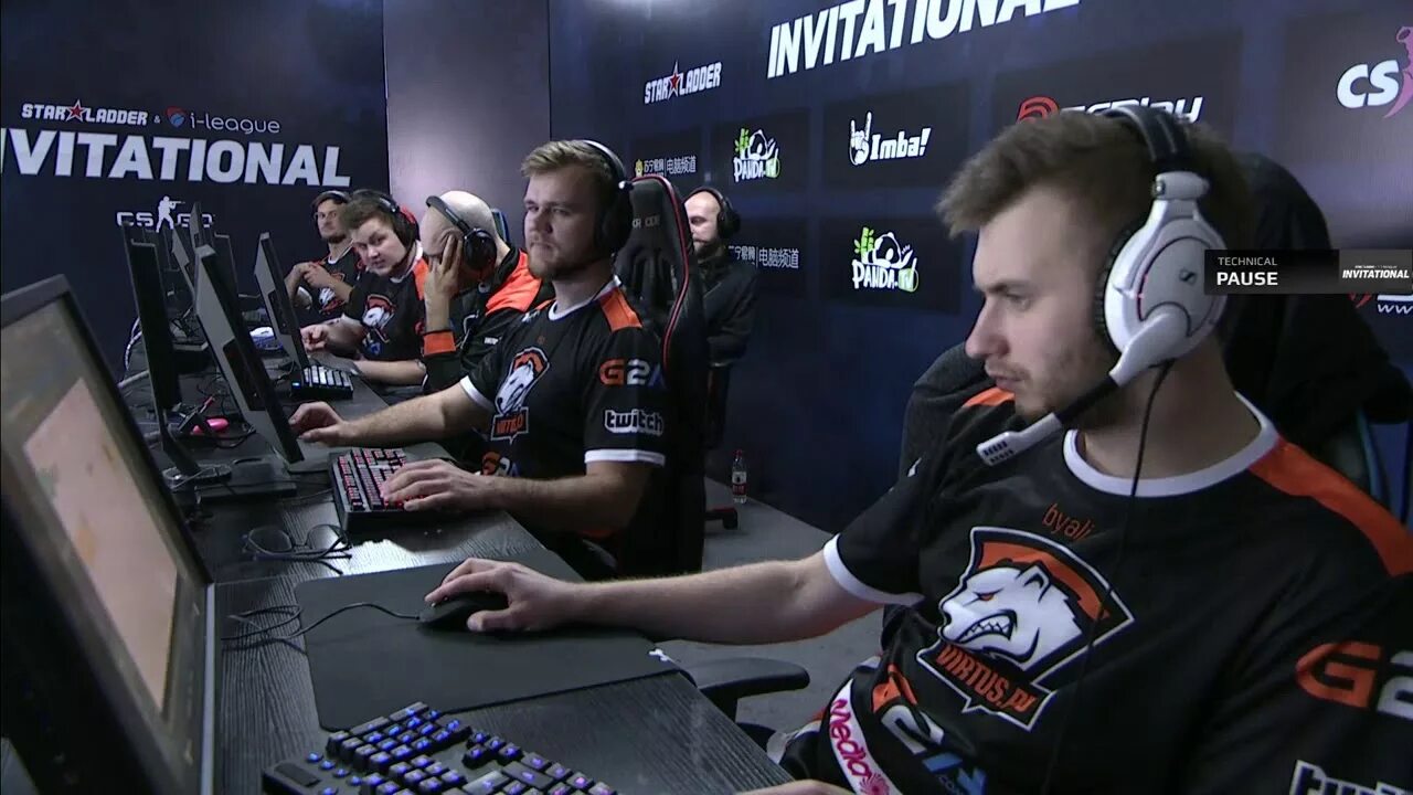 Стрим бестов. Топ твича. Best twitch. Асси твич. Стрим бестов.