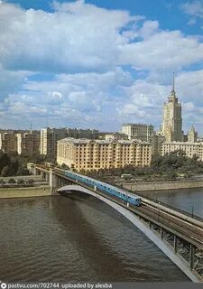 Москва река какой метро