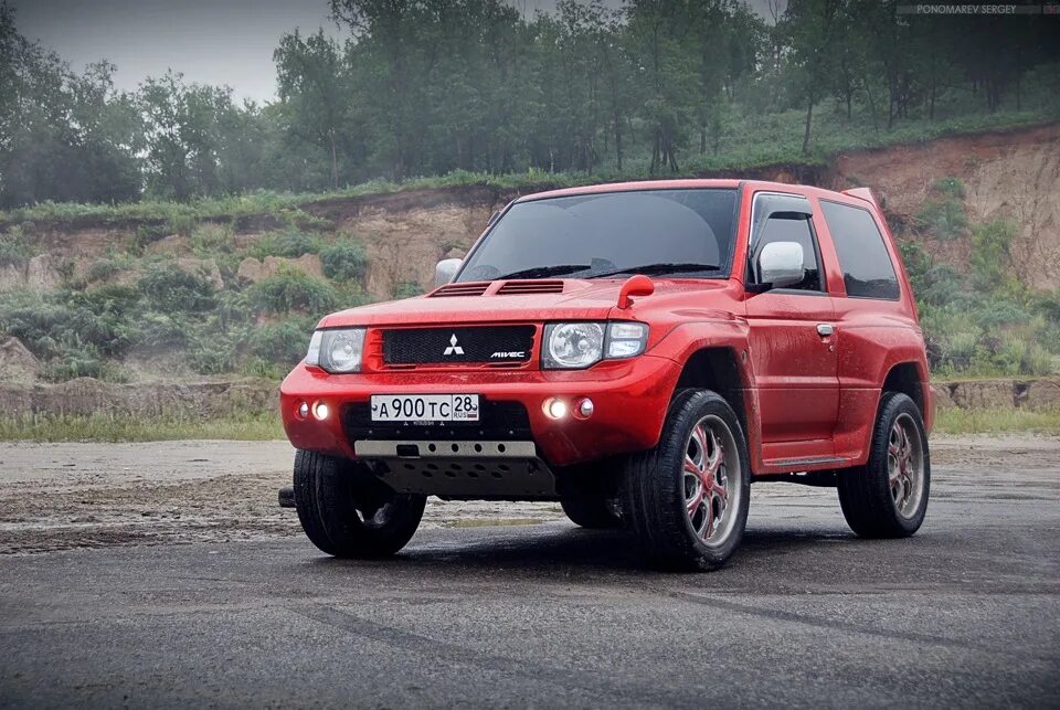 Дром приморский край паджеро. Mitsubishi Pajero Evolution 1997. Mitsubishi Pajero EVO. Pajero 3 EVO. Митсубиси Паджеро Эволюшн 2021.