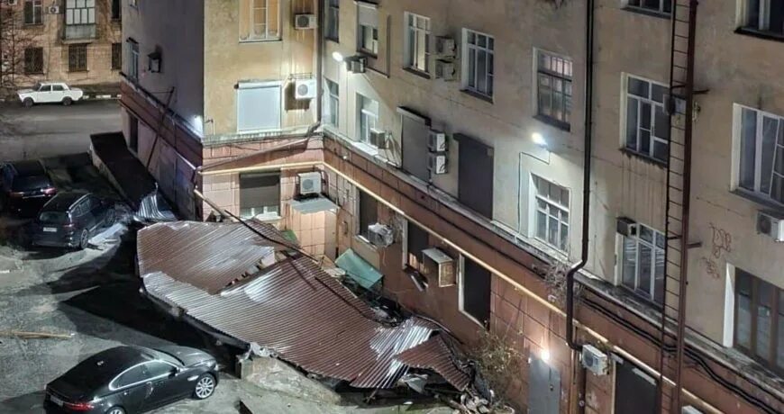 Что происходит в новороссийске последние новости. Смерч в новороссийске. ураган в новороссийске. ураган рф.