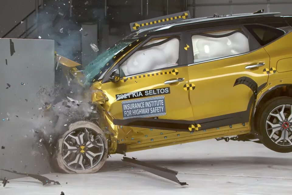 Краш тест заз сенс. Мир краш тестов. Безопасность автомобиля. Euro ncap. Краш мечты.