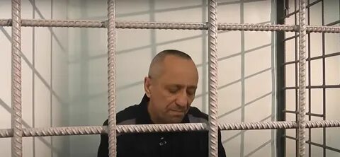 Где сидит попков