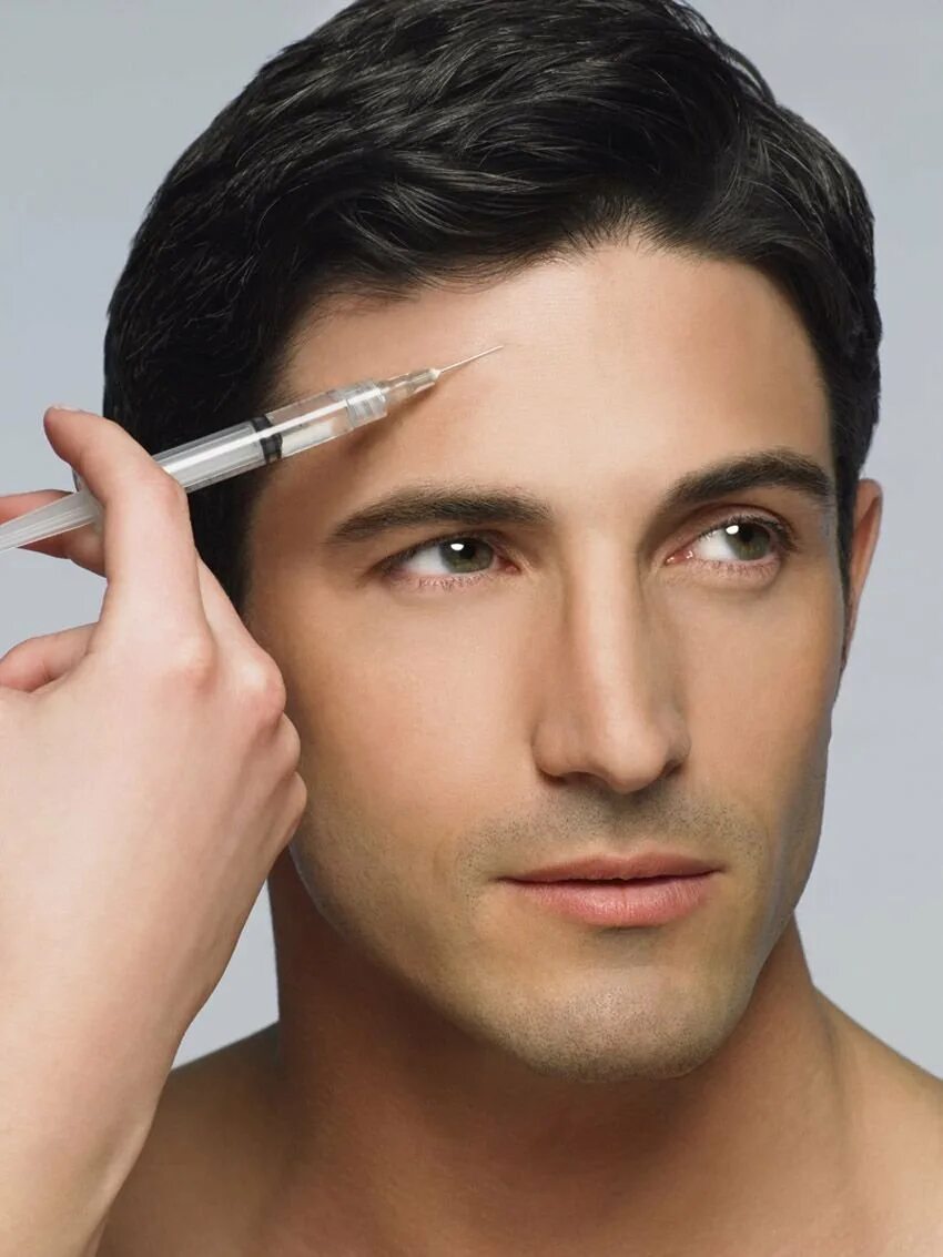 мужик сделал лицо. красивые парни со скулами. джордж дель рио ромеро. хорхе дель рио ромеро. нос мужской анфас.