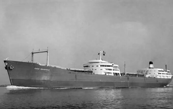 Сс море. Esso Hibernia танкер. Танкер esso Hibernia в 1970. Esso Hibernia в 1970 году. Esso Atlantic судно.