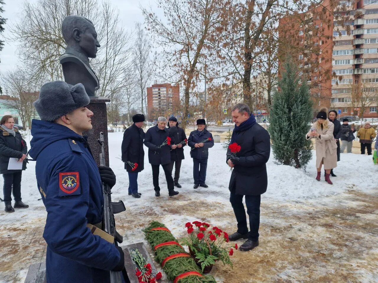 15февраля память Муса Джалиля. Муса Джалиль в концлагере. 15 Февраля день памяти Мусы Джалиля. Муса Джалиль 15 февраля. Выплаты гражданскому персоналу в 2024 году