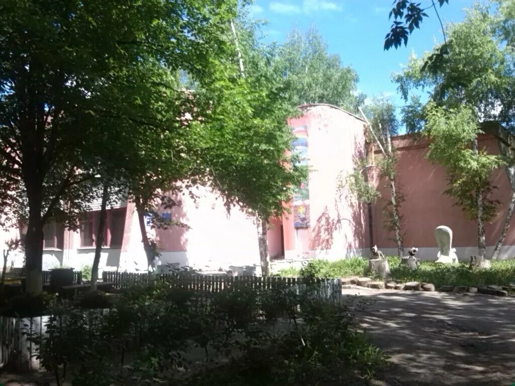 15 детская самара. Архитектура самары графика сквер мичурина. Поликлиника №15 промышленного района. Детская поликлиника 8 самара енисейская. Самара детский кризисный центр на ул пугачевская.