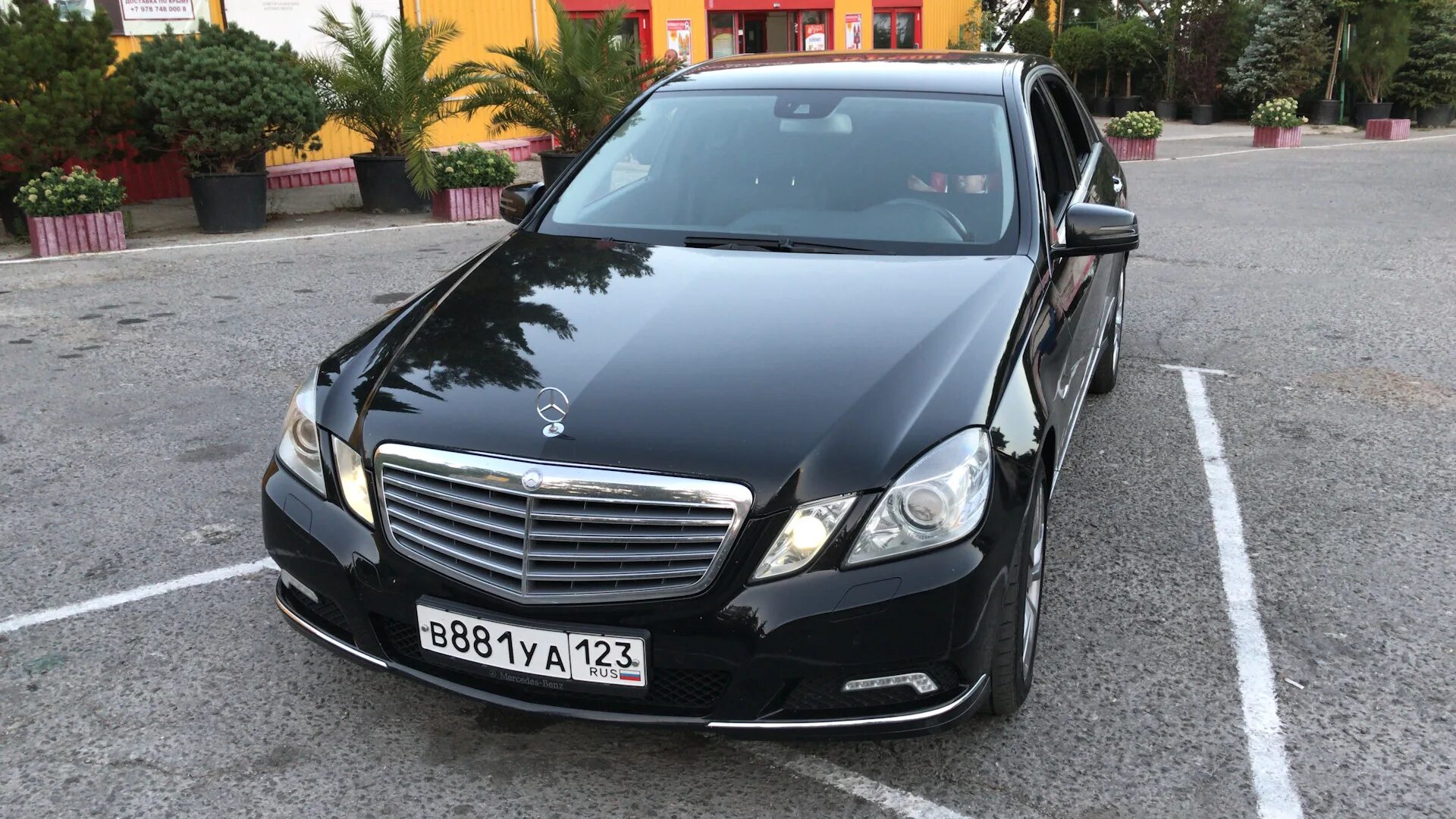 Mercedes e220 2010. Мерседес 220 2010. Мерседес е220 2010 года. Мерседес е220 в Сочи в аренду.