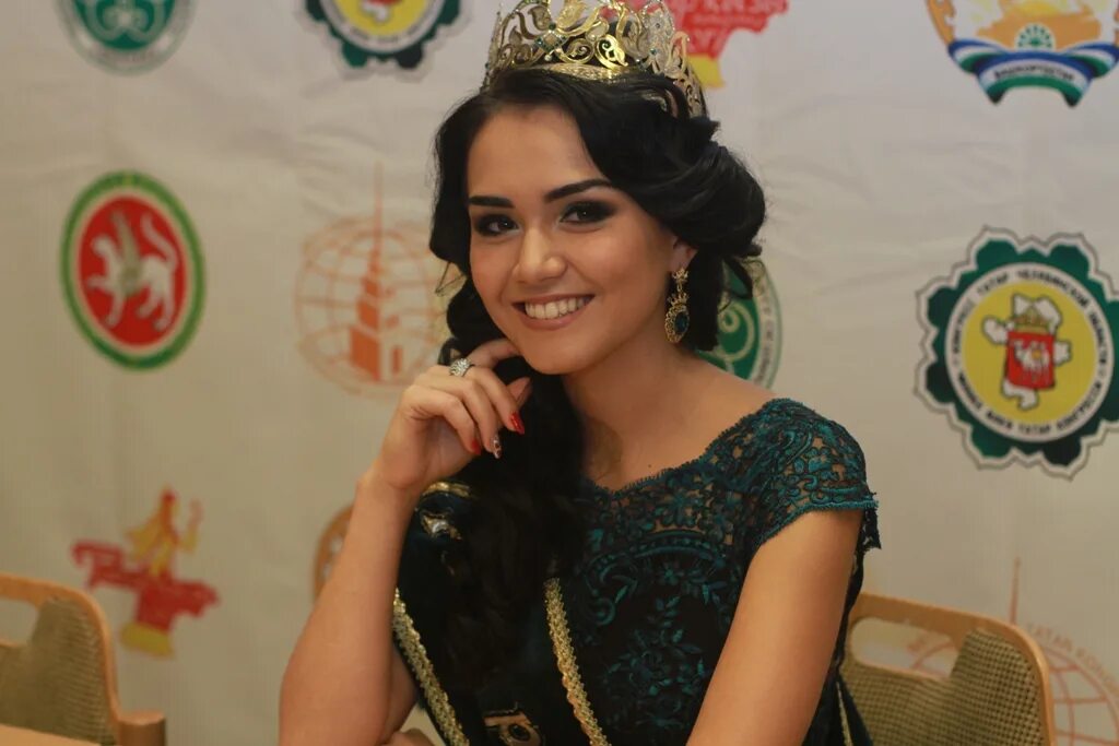 Кызы это. Татар кызы рамиля гиниятова. Кызы это. Татарочка с косами. Кызы это.