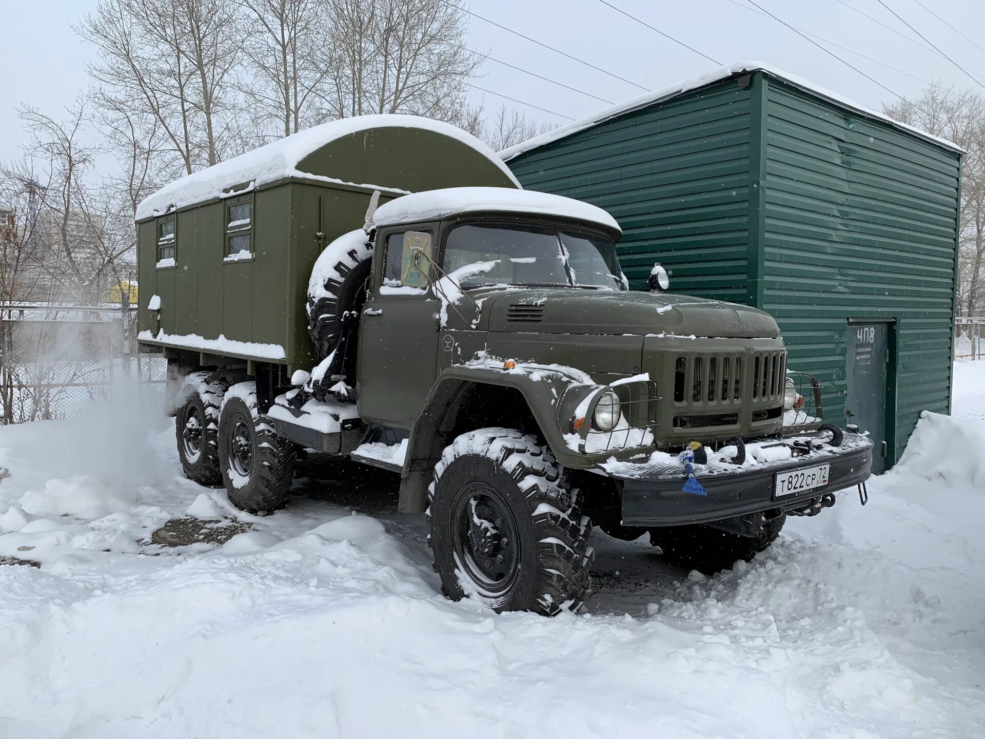 Купить зил 131 в иркутской. ЗИЛ 131 военный. ЗИЛ 131 бортовой. ЗИЛ 131 армейский. ЗИЛ 131 военный с кунгом.