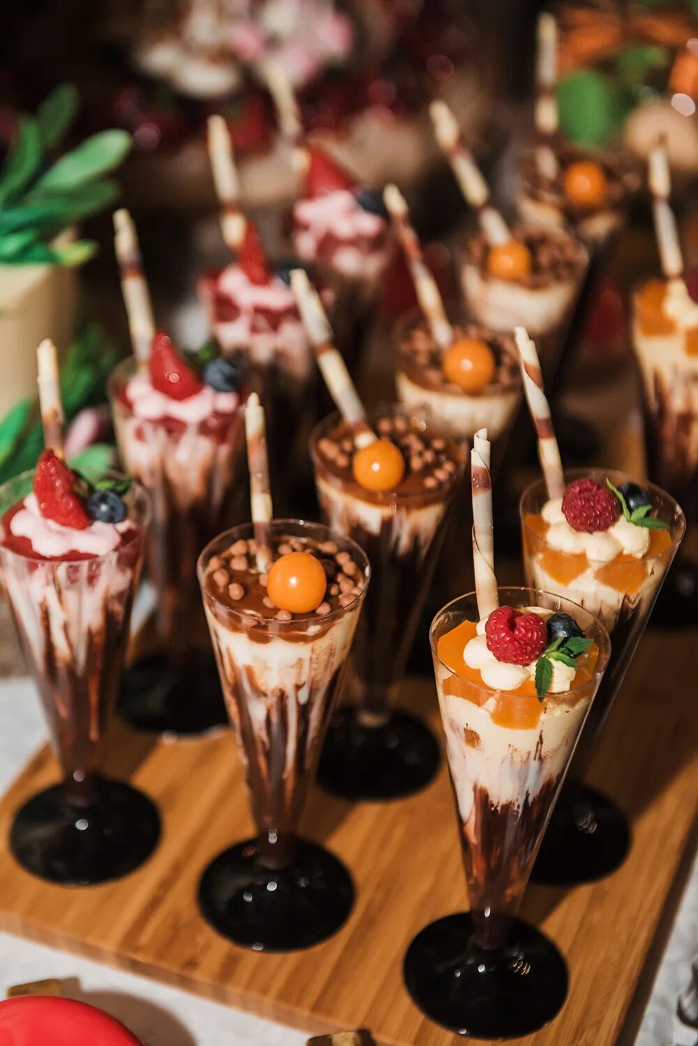 Торт вверх. Галерея десертов пермь. Фуршет на девичник. Е, ли в сочи кафе пирожных мишек??. Кэнди бар на свадьбу.