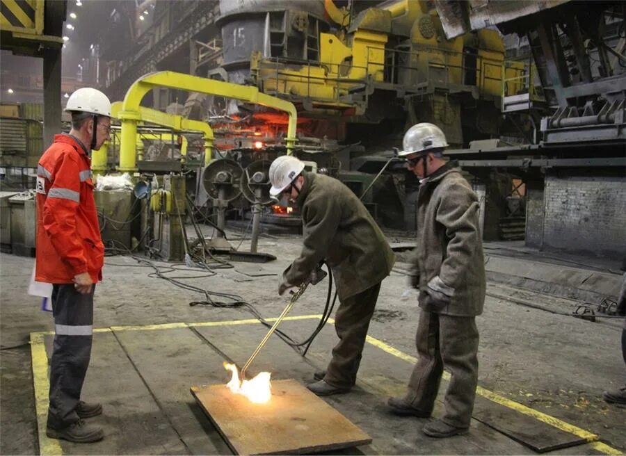 Нтмк вакансии. Литейный цех увз нижний тагил. Нтмк нижний тагил. Нижний тагил металлургический комбинат. Нтмк вакансии.