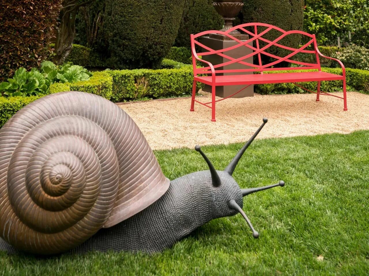 Домик для улитки. Улитка скульптура. необычные улитки. дом в виде улитки.