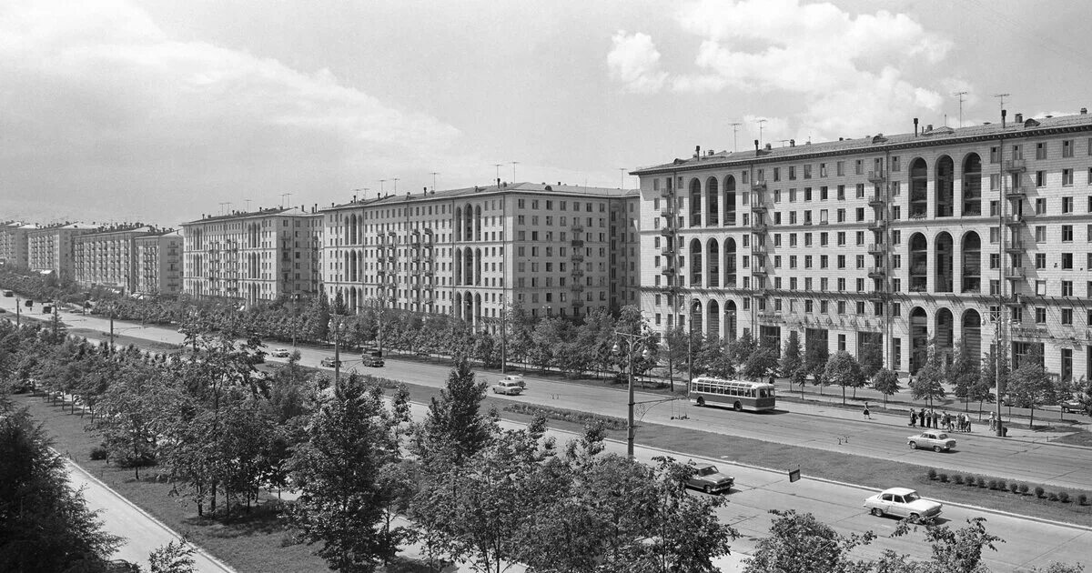 Московская обсерватория мгу. Соцгород ижевск. Год постройки 1955. Год постройки 1955. Вологда площадь шмидта.