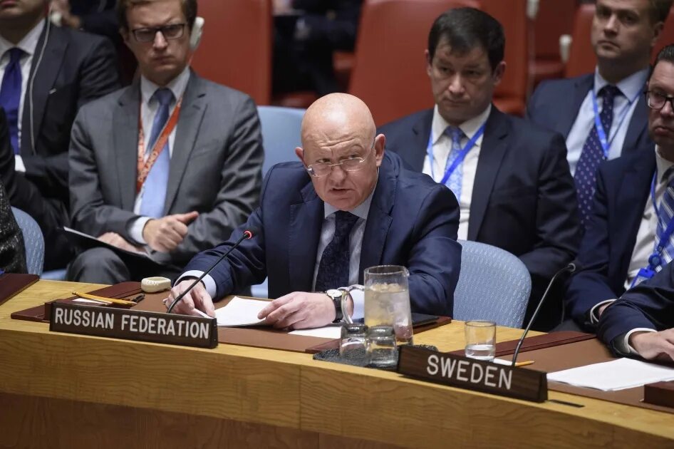 Василий небензя в оон. Постпред украины в сб оон. России при оон василий небензя. Небензя на заседании оон по украине. Посол василий небензя.