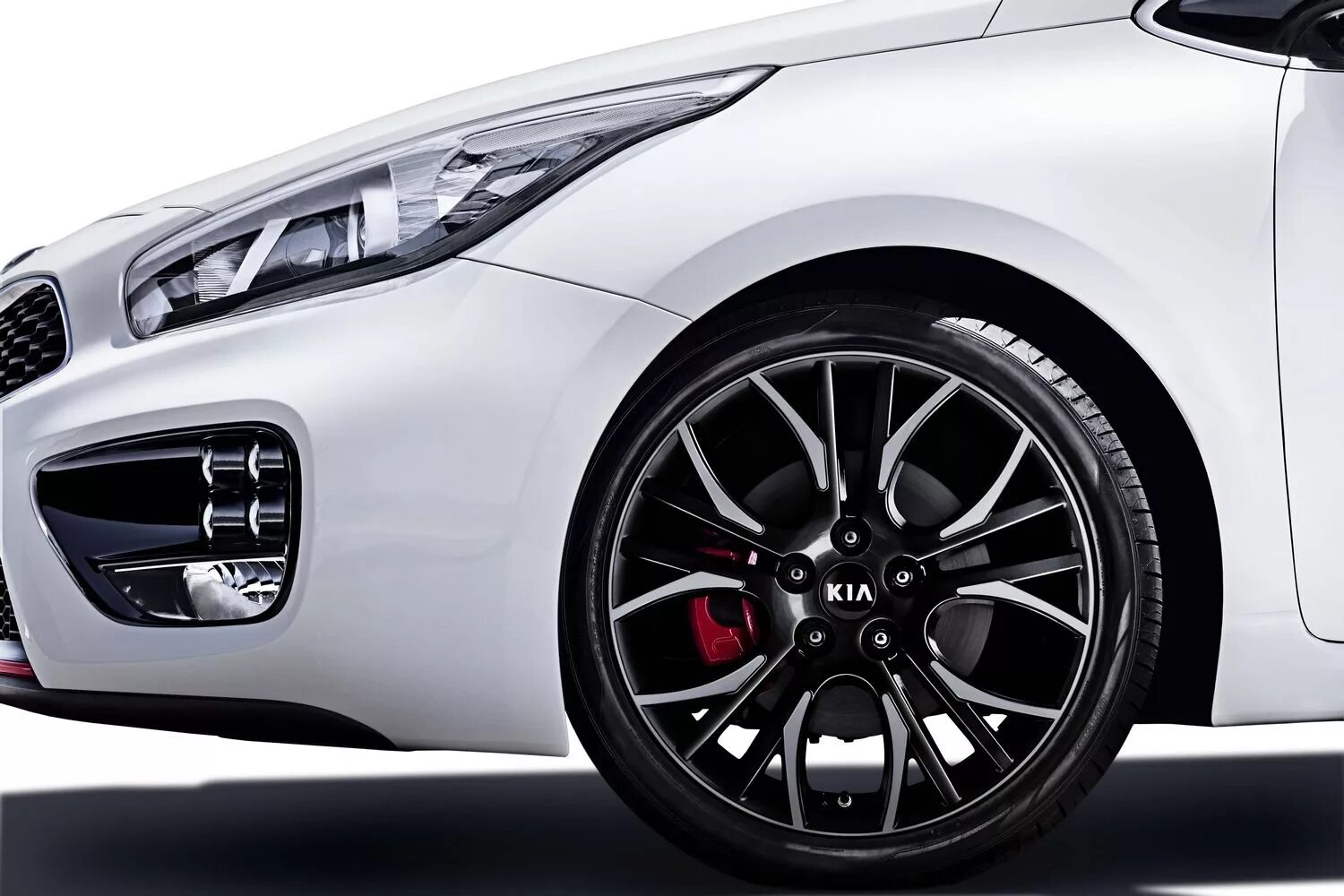 Диски кия. Диски киа сид гт 18. диски kia ceed gt. диски hre на kia ceed. диски kia ceed gt r17.