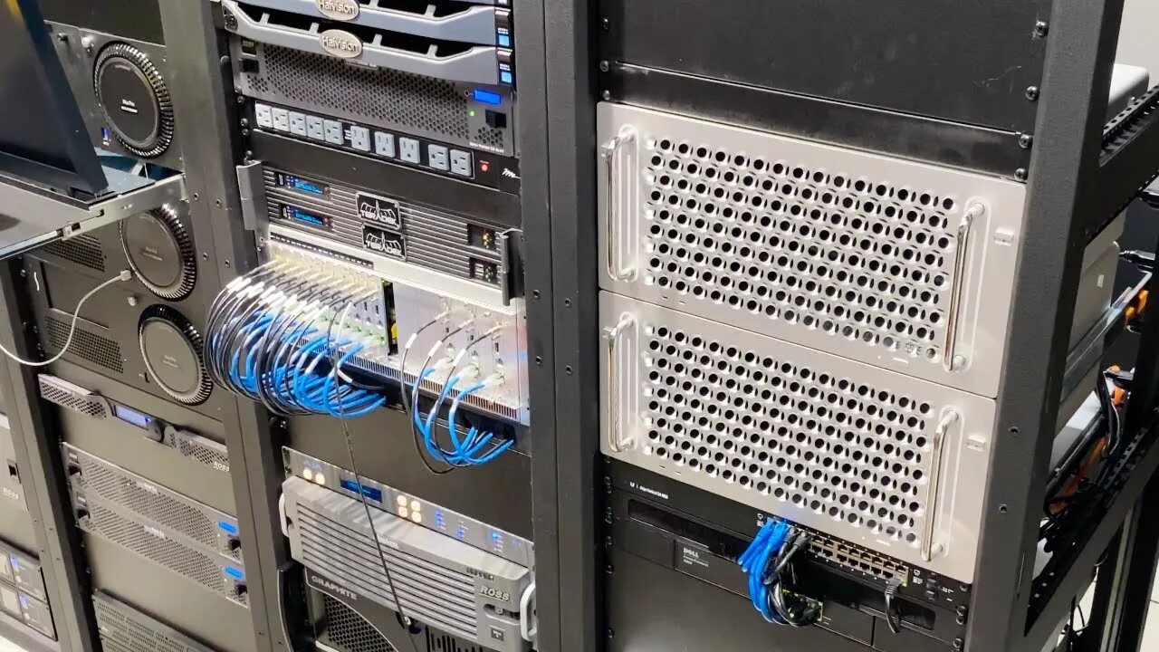 Сервера айфон 11. Apple Mac Pro Rack 2019. Mac Pro 2013 Rack Mount. Mac Pro Rack 2012. Mac Pro Rack 2015.