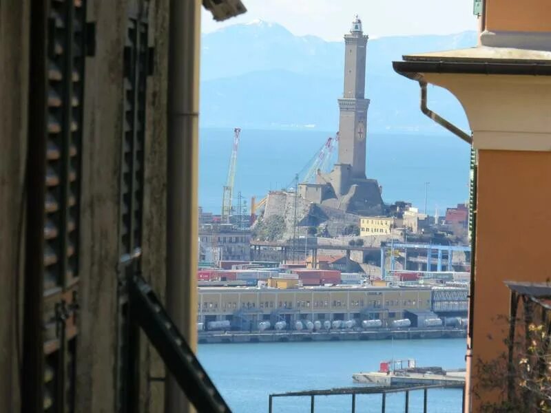 Фиеско генуя. Генуя башня эмбриачи. бальзанетто генуя. площадь виттория генуя. генуя геншин.