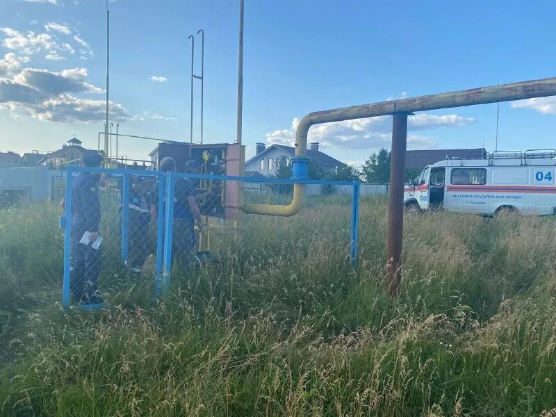 выключаем газ в квартире. газовик отключает газ.