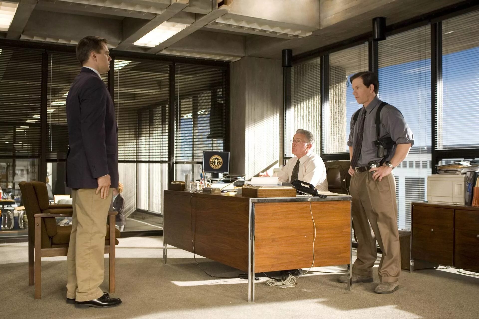 Отступники 2006. Отступники 2006. Отступники 2006 мартин скорсезе. Отступники фильм 2006 триллер. Джек николсон отступники.