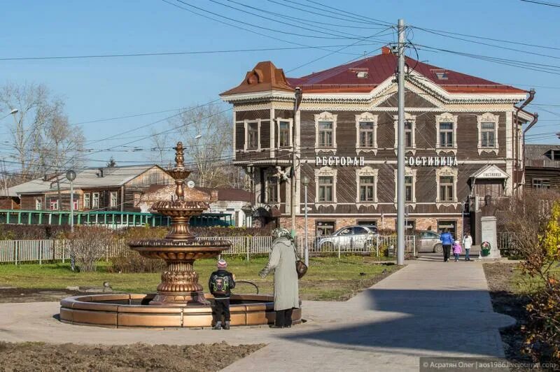 Храм на площади батенькова томск. Томск центр города. Горсад томск. Городской портал в томске. Томск центр города.