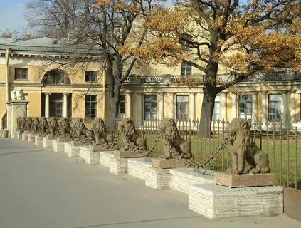 Усадьба лев