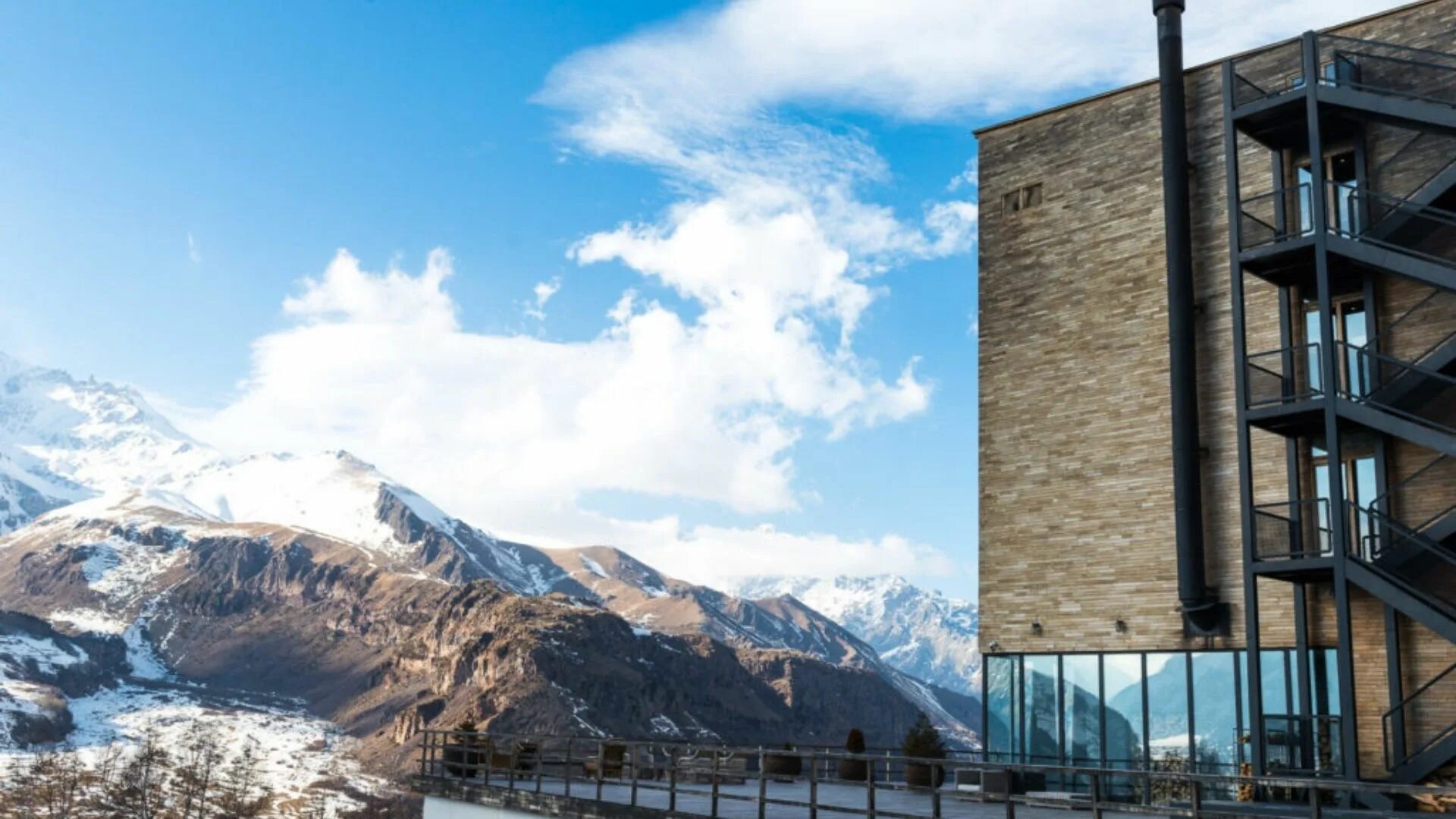Rooms hotel kazbegi степанцминда, грузия. Rooms hotel kazbegi степанцминда, грузия. Румс казбеги бассейн. Отель kazbegi грузия. Rooms hotel kazbegi степанцминда, грузия.