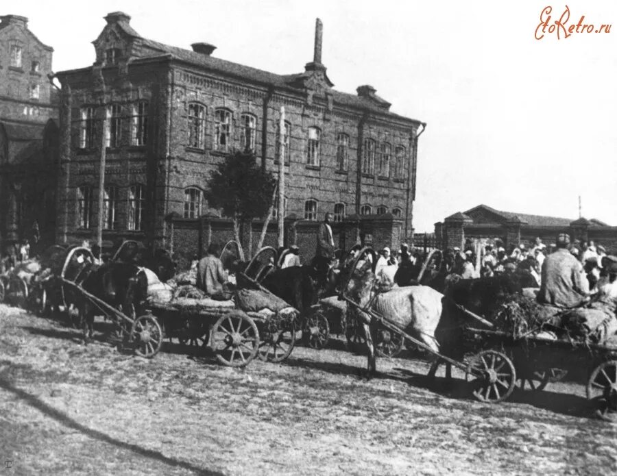 Какие города были в 1930 году. Чебоксары 19 век. Казённый винный склад Чебоксары. Чебоксары 1930 е годы. Казенный винный склад 3 Чебоксары.