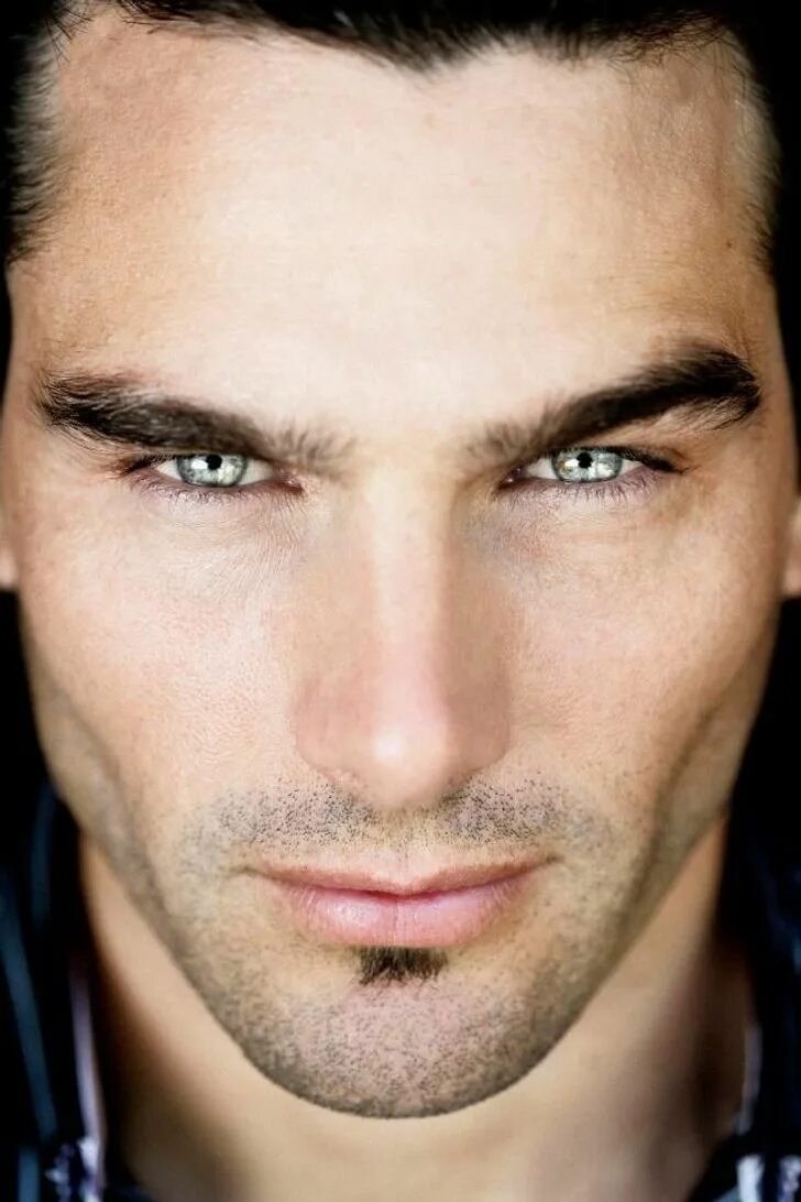 Эрнан Драго. Красивые мужские глаза. Выразительные глаза у мужчин.