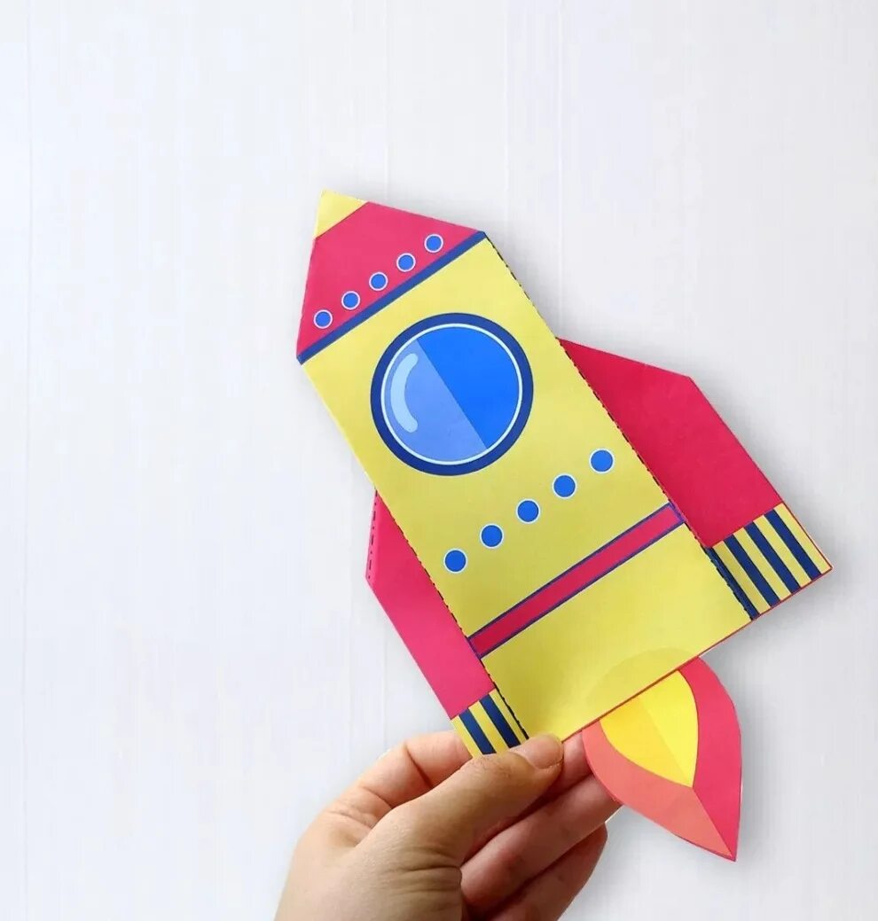 Поделка ракета из бумаги шаблон. Поделка ракета из бумаги. Аппликация. Ракета. Ракета из картона для детей. Космическая ракета поделка.