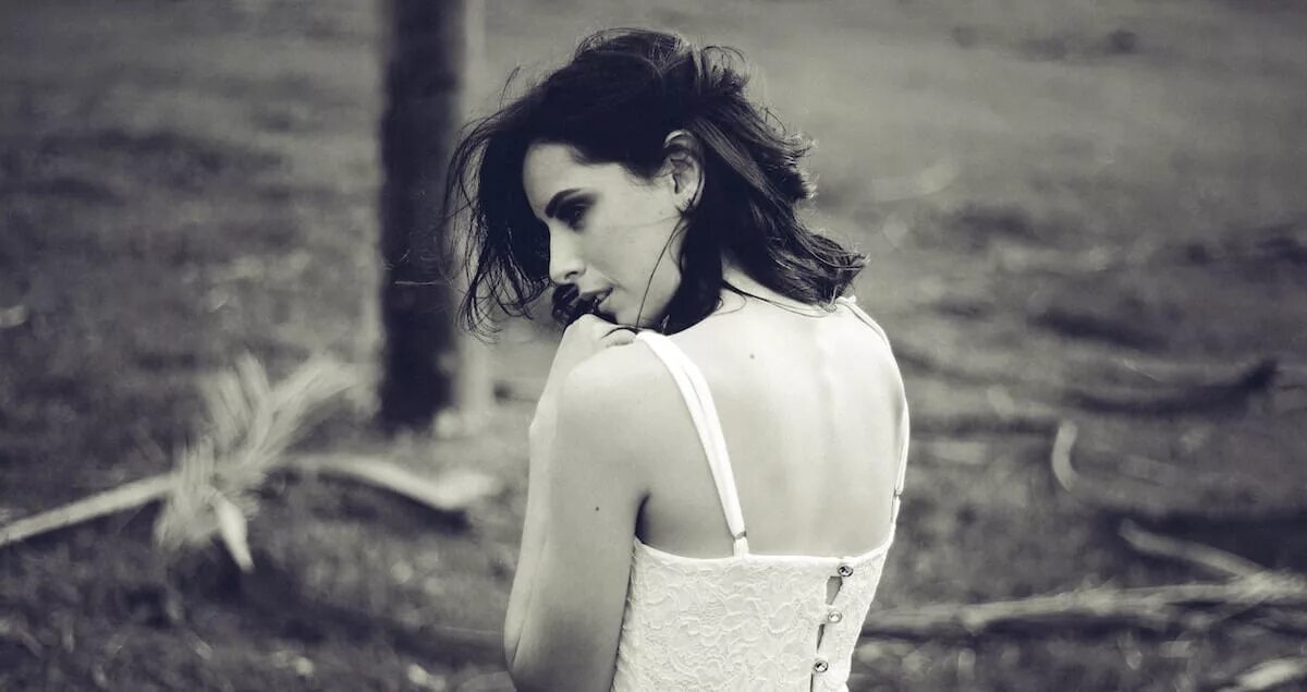 Человек ждет. Снилось мне. Хатико мем. Жду когда он позвонит мем. Стихи зачем любить.